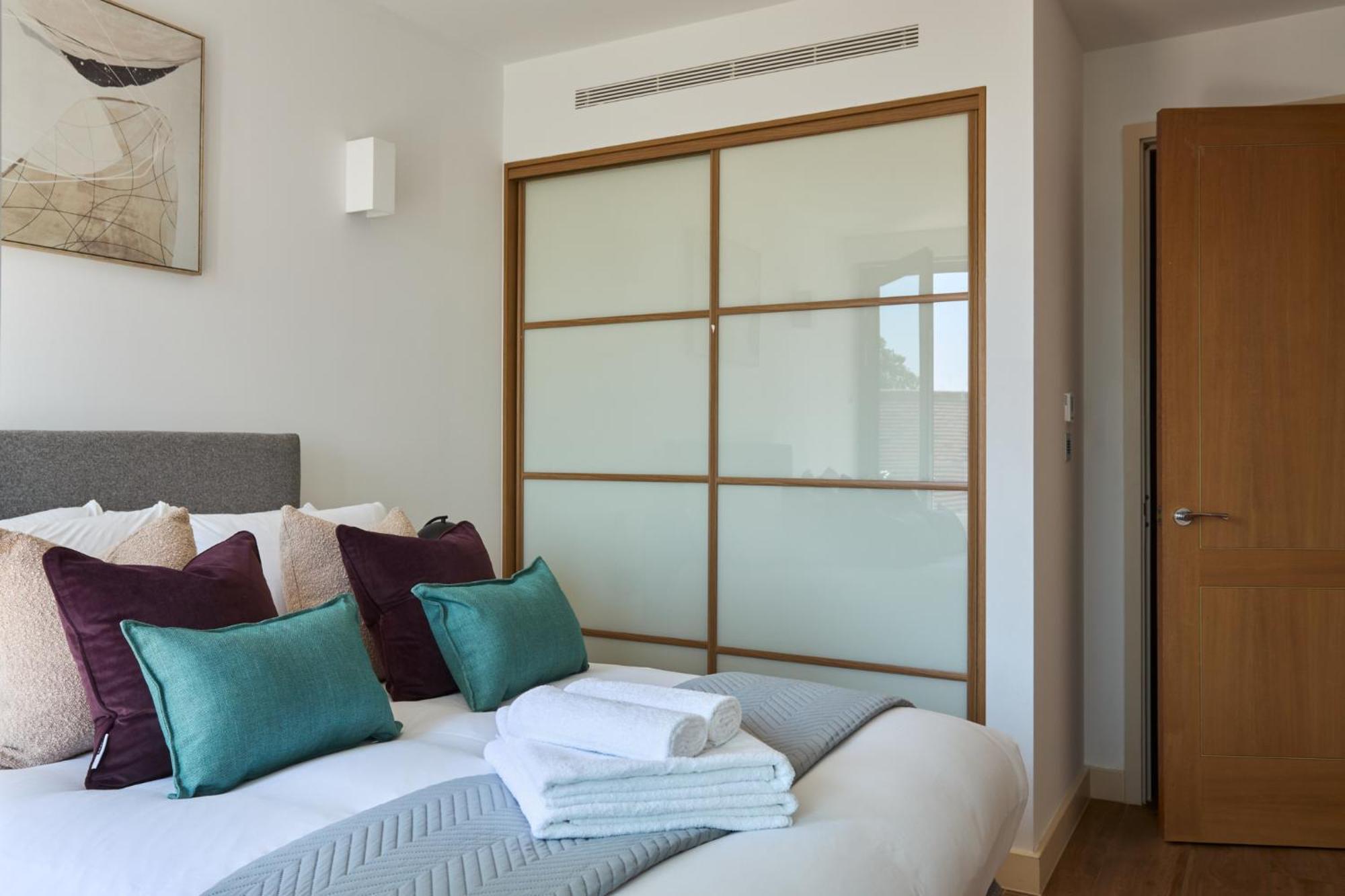 Kew Bridge By Viridian Apartments מראה חיצוני תמונה